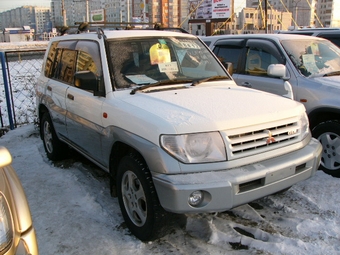 1998 Mitsubishi Pajero iO