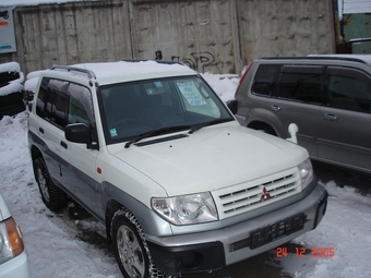 1998 Mitsubishi Pajero iO