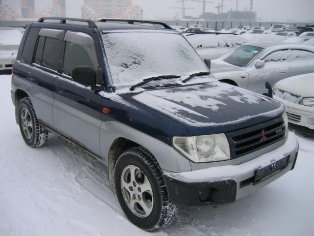 1998 Mitsubishi Pajero iO Pictures