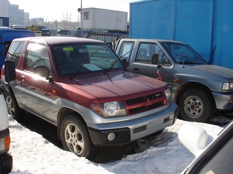 1998 Mitsubishi Pajero iO