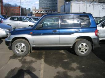 1998 Mitsubishi Pajero iO Photos
