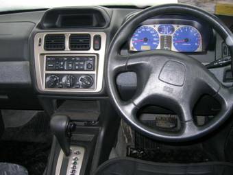 1998 Mitsubishi Pajero iO Pictures