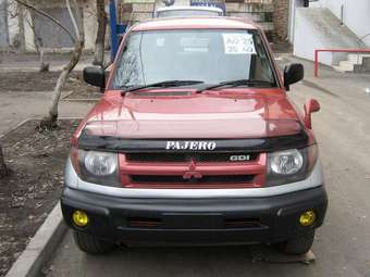1998 Mitsubishi Pajero iO Pictures
