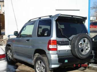1998 Mitsubishi Pajero iO Pics