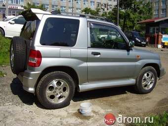 1998 Mitsubishi Pajero iO