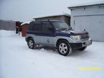 1998 Mitsubishi Pajero iO Pictures