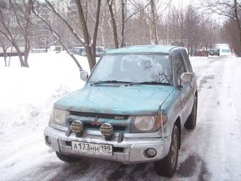 1998 Mitsubishi Pajero iO Pictures