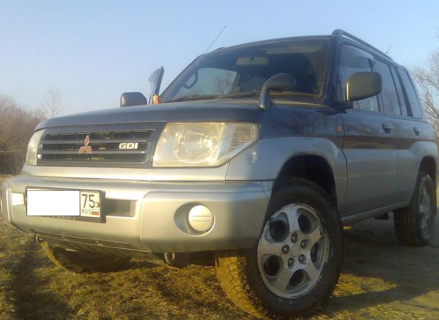 1998 Mitsubishi Pajero iO