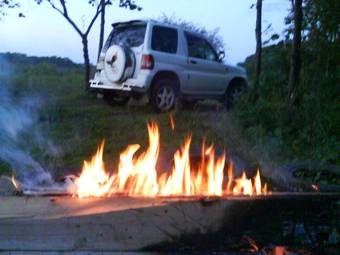 1998 Mitsubishi Pajero iO Photos