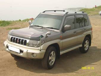 1998 Mitsubishi Pajero iO Photos