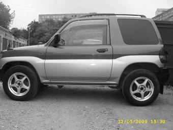 1998 Mitsubishi Pajero iO Photos