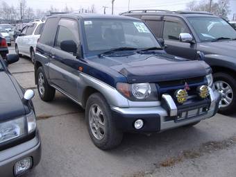1998 Mitsubishi Pajero iO Pictures