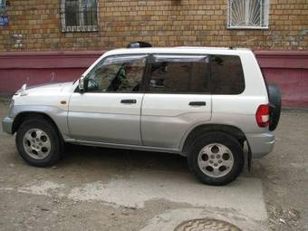 1998 Mitsubishi Pajero iO Pics