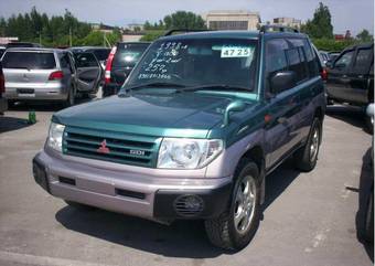 1998 Mitsubishi Pajero iO Pictures