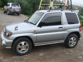1998 Mitsubishi Pajero iO Photos