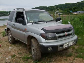 1998 Mitsubishi Pajero iO Pictures