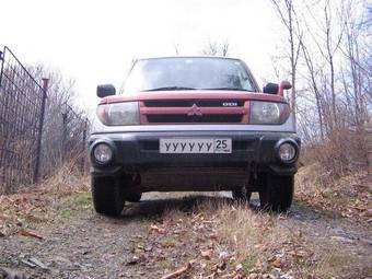 1998 Mitsubishi Pajero iO Photos
