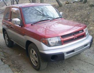 1998 Mitsubishi Pajero iO