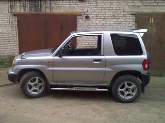 1998 Mitsubishi Pajero iO Photos