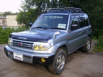 1998 Mitsubishi Pajero iO Pictures