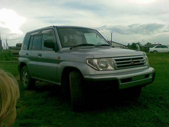 1998 Mitsubishi Pajero iO Pictures