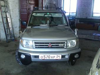 1998 Mitsubishi Pajero iO