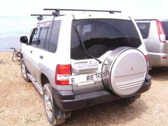 1998 Mitsubishi Pajero iO Pictures