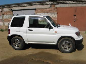 1998 Mitsubishi Pajero iO Pictures