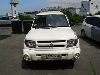 1998 Mitsubishi Pajero iO Pictures