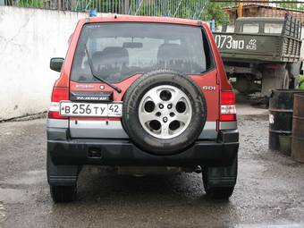 1998 Mitsubishi Pajero iO Pictures