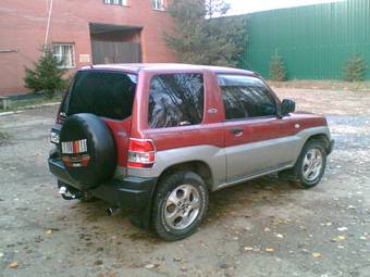 1998 Mitsubishi Pajero iO Pictures