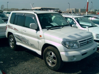 1999 Mitsubishi Pajero iO