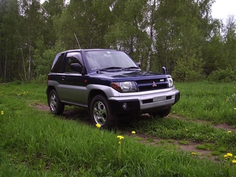 1999 Mitsubishi Pajero iO