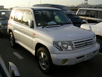 1999 Mitsubishi Pajero iO