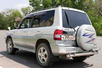 1999 Mitsubishi Pajero iO