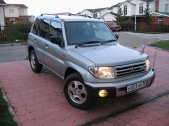 1999 Mitsubishi Pajero iO