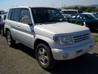 1999 Mitsubishi Pajero iO