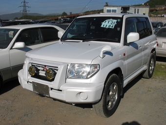 1999 Mitsubishi Pajero iO