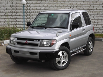 1999 Mitsubishi Pajero iO