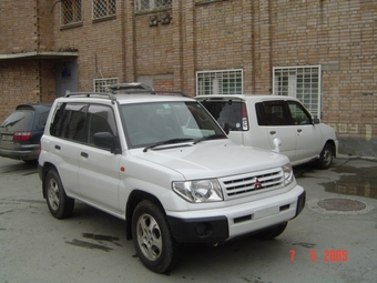 1999 Mitsubishi Pajero iO