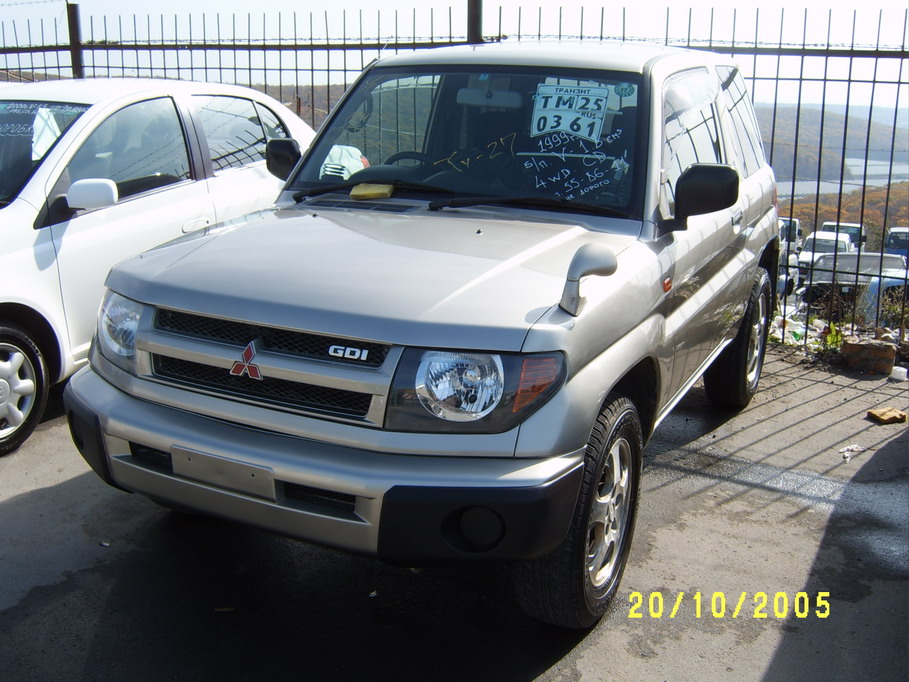 1999 Mitsubishi Pajero iO