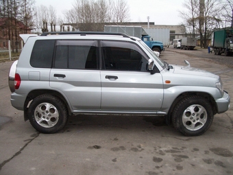 1999 Mitsubishi Pajero iO