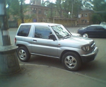 1999 Mitsubishi Pajero iO