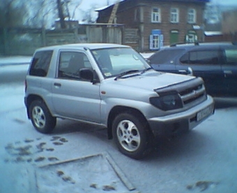 1999 Mitsubishi Pajero iO