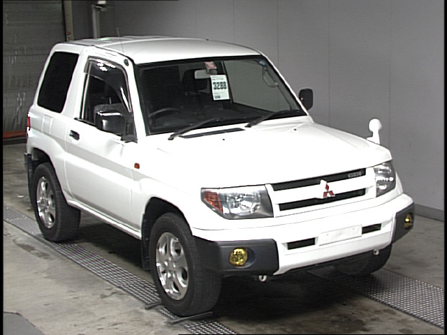 1999 Mitsubishi Pajero iO