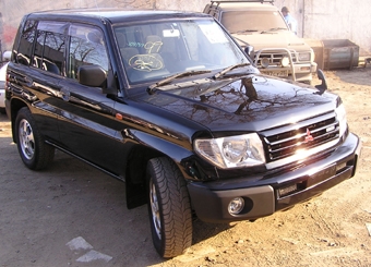 1999 Mitsubishi Pajero iO