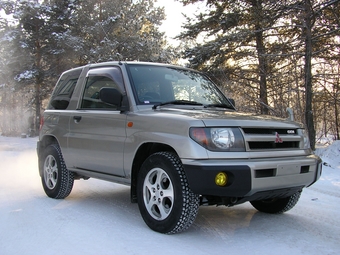 1999 Mitsubishi Pajero iO