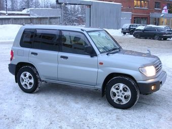 1999 Mitsubishi Pajero iO