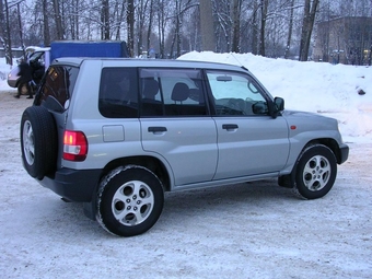 1999 Pajero iO