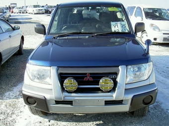 1999 Mitsubishi Pajero iO